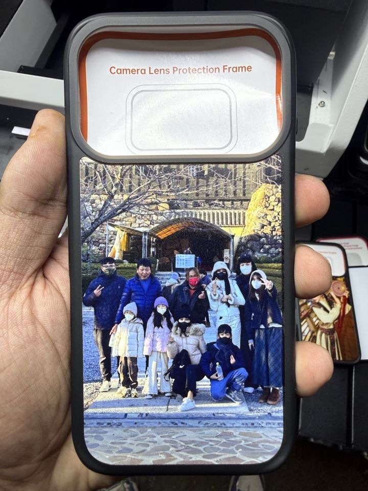 家族旅遊合照手機殼